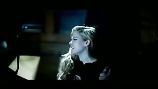 Avril Lavigne - Let Me Go (feat. Chad Kroeger)