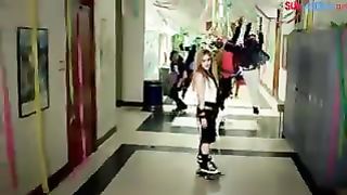 Avril Lavigne - Here's To Never Growing Up (русские субтитры)