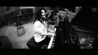 Наталия Власова - Обнимаю (Piano Version)