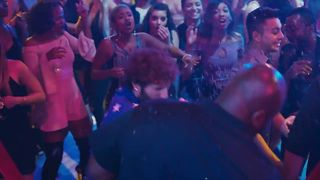 Lil Dicky feat. Chris Brown - Freaky Friday
