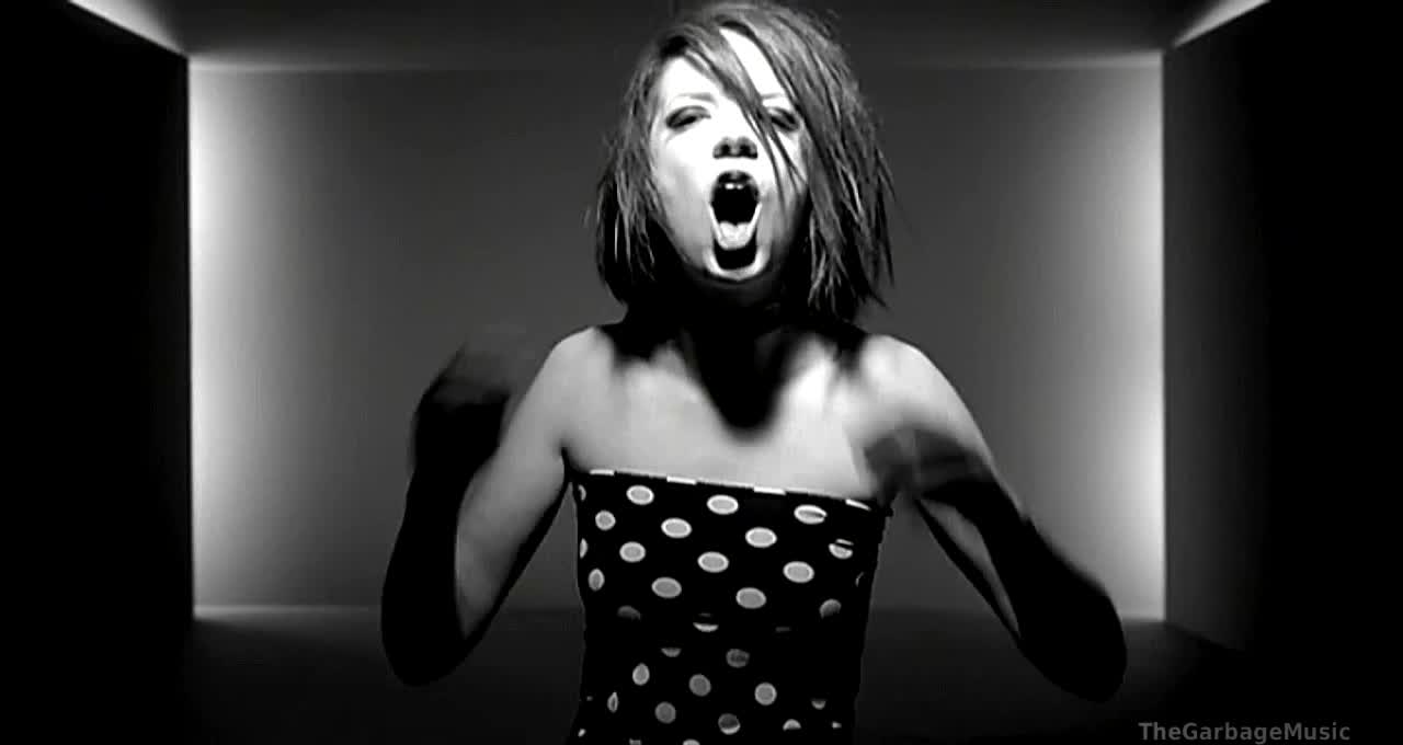 Garbage i think i m. Ширли мэнсон i think i m paranoid. garbage клипы. garbage i think i&#039;m paranoid. garbage queer.