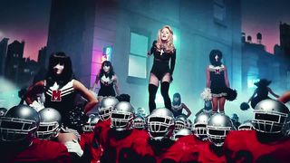 Madonna feat. Nicki Minaj & M.I.A - Give Me All Your Luvin'