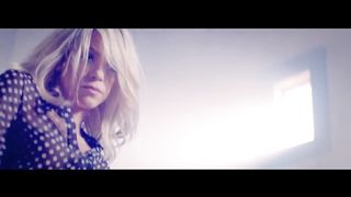 Shakira - Addicted To You