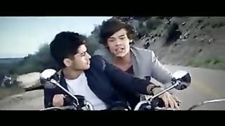 One Direction - Kiss you